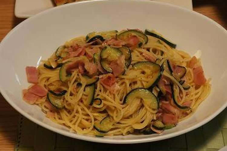 ズッキーニとベーコンのパスタ レシピ 作り方 By ひろけん1 クックパッド 簡単おいしいみんなのレシピが360万品