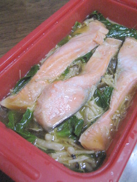 ルクエで時短!鮭ときのこの簡単レンジ蒸し