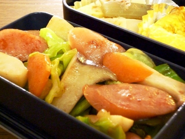 お弁当に◎ウインナーと野菜のマヨぽん炒めの画像