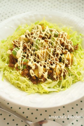 簡単!アボカドと甘辛挽肉の丼ぶり