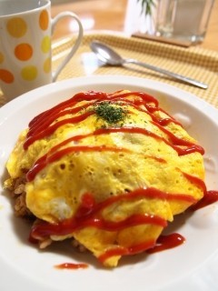 余ったハヤシライスを使って作るオムライス