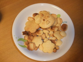 ホットケーキミックスで型抜きクッキー