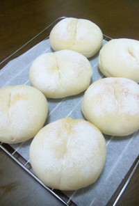 白パン(クリームチーズ入り)
