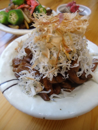 『塩麹で芋がら(ずいき)の胡麻油炒め』の写真