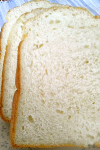 HB で塩麹20gミルクふんわり食パン♡の写真