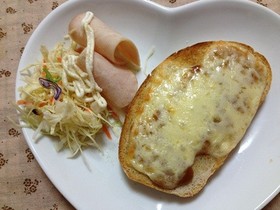 甘味噌チーズトースト