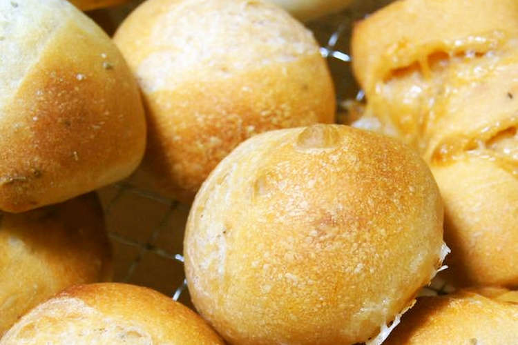 ローズマリー酵母で塩麹入りトマトパン レシピ 作り方 By りょおちん クックパッド 簡単おいしいみんなのレシピが357万品