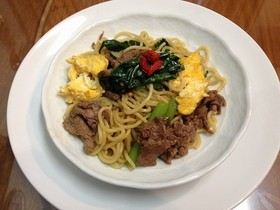小松菜と牛肉のオイスターソース焼きそば