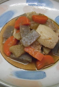 簡単！里芋と鶏肉、根菜の煮物