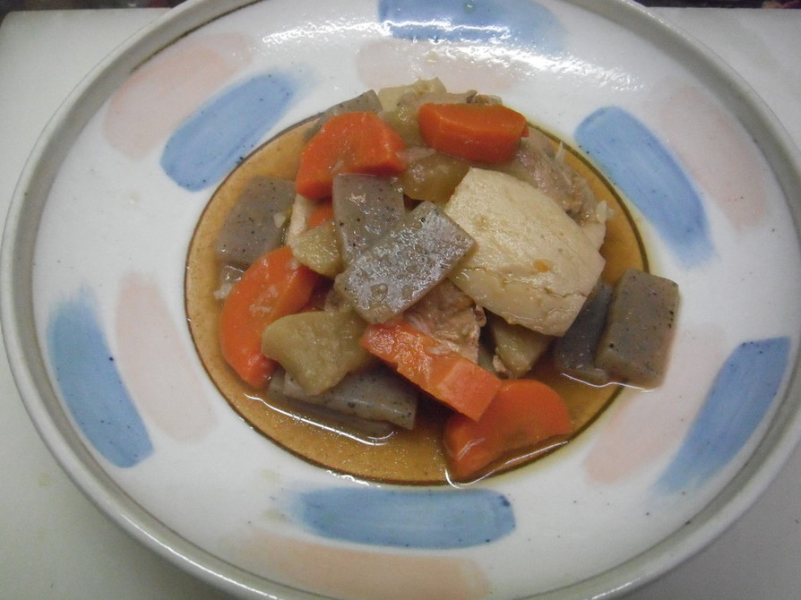 簡単！里芋と鶏肉、根菜の煮物の画像
