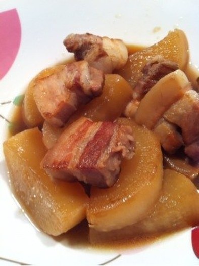 豚バラ肉と大根の煮物☻の写真