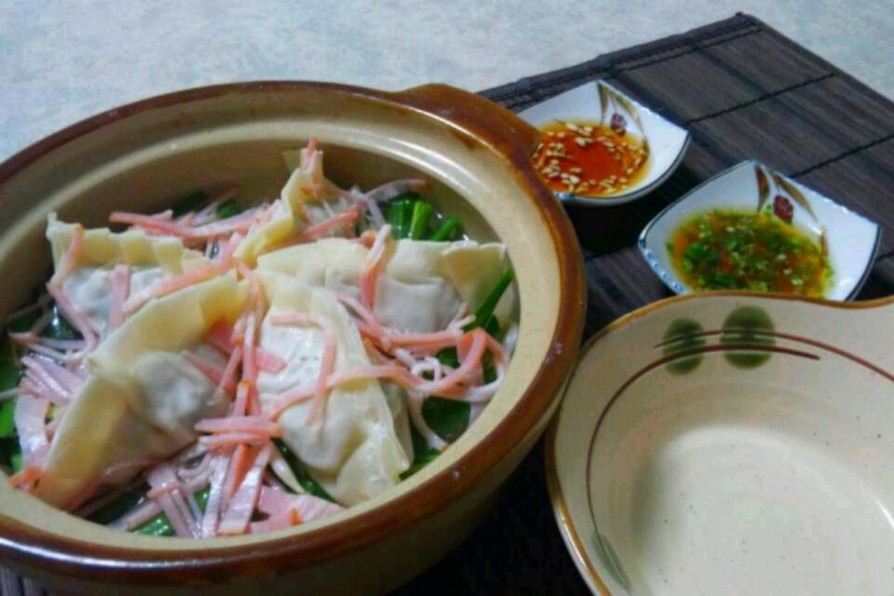 ニラともやしの蒸し鍋餃子の画像