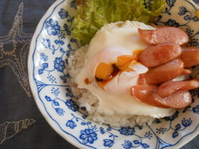 半熟タマゴとウインナー丼