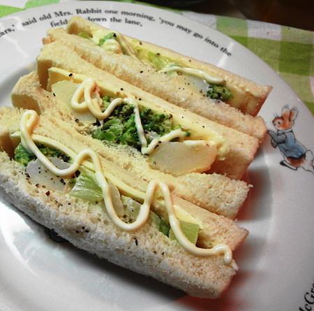 ＊じゃがいもとブロッコリーのサンドイッチの画像