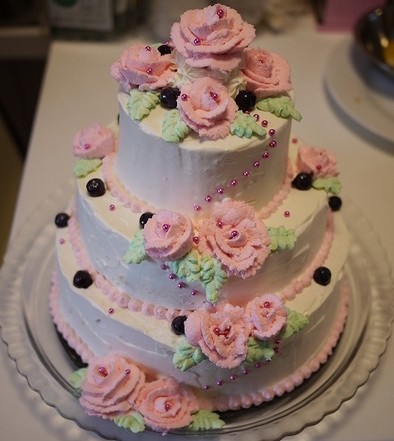 ウェディングケーキ☆ピンクのバラの写真