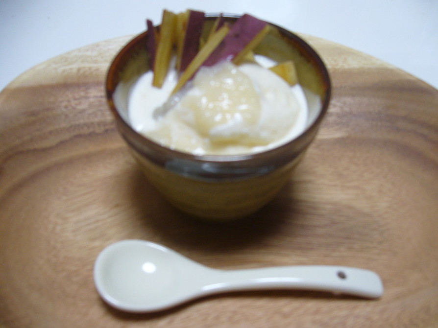 バニラアイスの塩麹がけ　さつま芋添えの画像