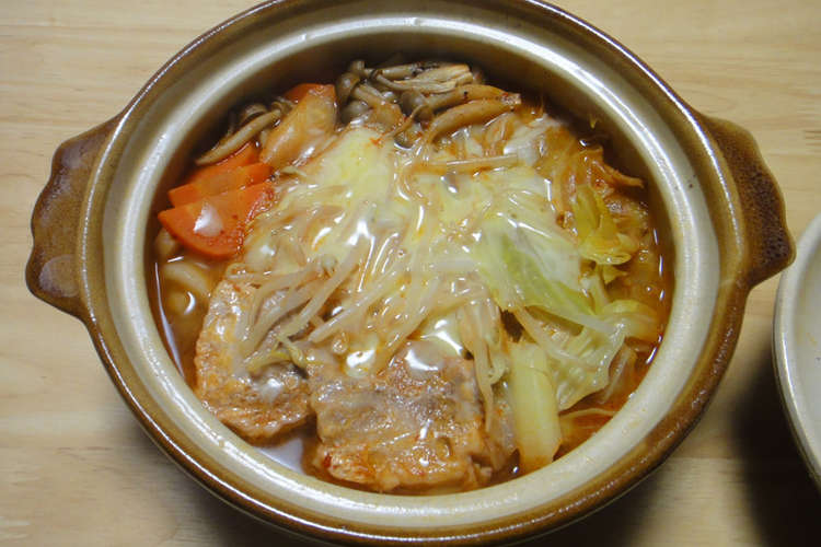 鍋焼きうどん キムチ鍋風 レシピ 作り方 By 華音ハリ クックパッド 簡単おいしいみんなのレシピが378万品