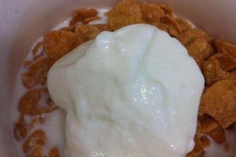 コーンフレークにヨーグルトミルク レシピ 作り方 By おーさやついんず クックパッド 簡単おいしいみんなのレシピが349万品