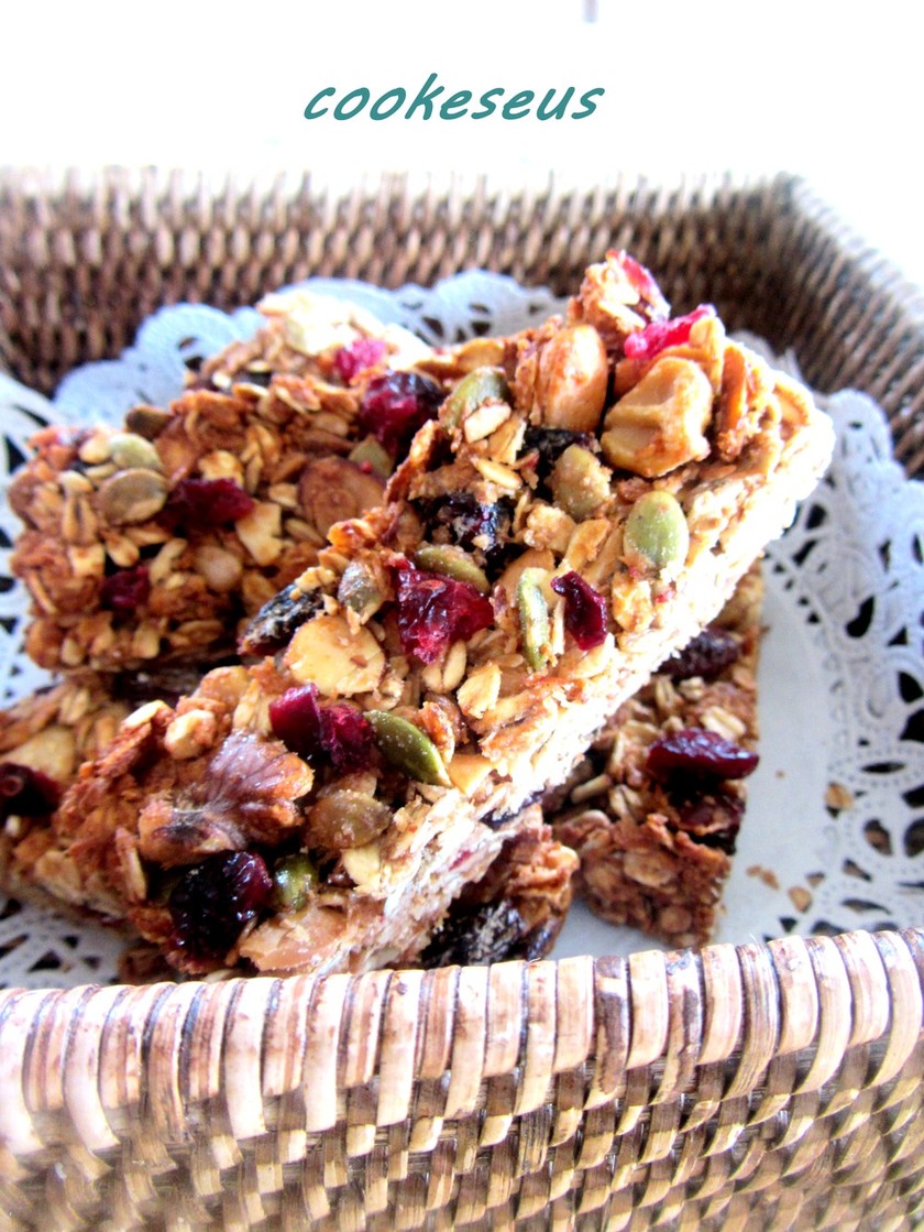 ピーナッツバター・ココナッツ・レーズングラノーラバーのレシピ