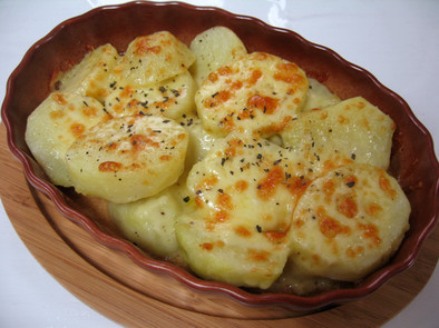 ジャガイモのチーズ焼きの写真