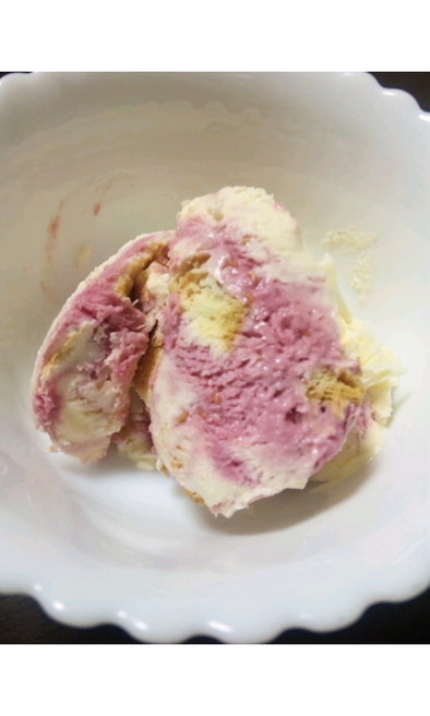 ラズベリーチーズケーキアイスの写真