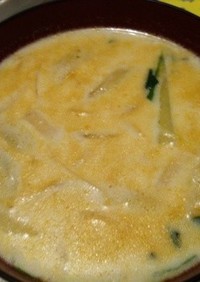 チンゲンサイの中華ミルクスープ