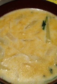 チンゲンサイの中華ミルクスープ