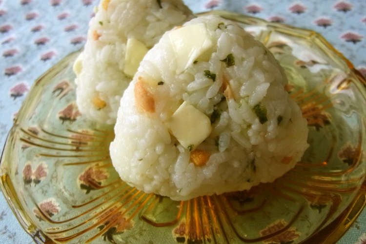 お茶漬けの素 チーズおにぎり レシピ 作り方 By Boofoochee クックパッド 簡単おいしいみんなのレシピが350万品