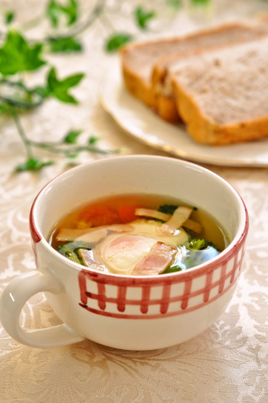 朝食に♪ベーコン＆落とし卵の簡単スープ☆の画像