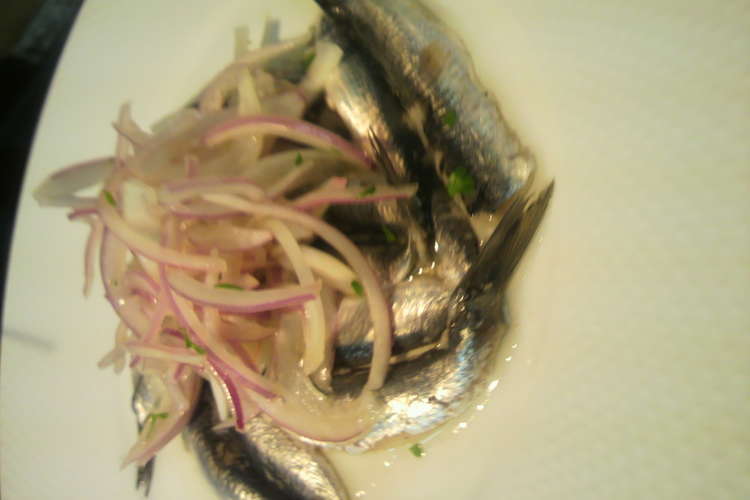 背黒イワシのマリネ 玉ねぎのサラダ レシピ 作り方 By 天使のパパシェフ クックパッド 簡単おいしいみんなのレシピが354万品