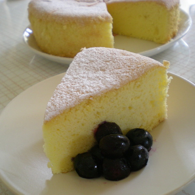 ふわっジュワッ 丸型でもシフォンケーキ レシピ 作り方 By あっちぇるんば クックパッド 簡単おいしいみんなのレシピが350万品