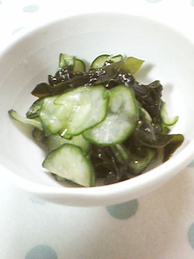 コレが黄金比!きゅうりとワカメの酢の物☆