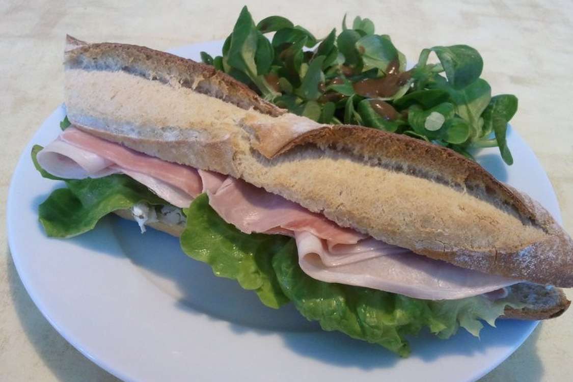 フランスパンで おしゃれサンドイッチ レシピ 作り方 By Ricacuore クックパッド 簡単おいしいみんなのレシピが379万品