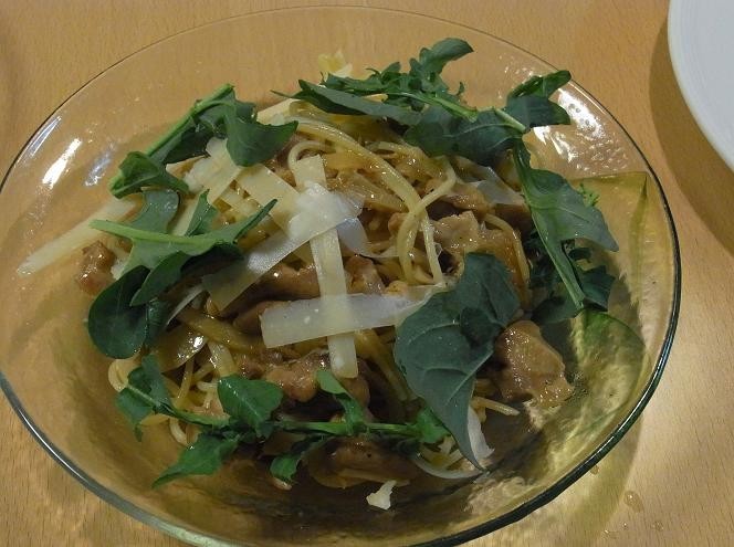 鶏肉と、ゴボウ、菊芋のパスタの画像