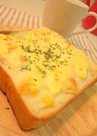 リメイク朝食♡ポテサラトースト