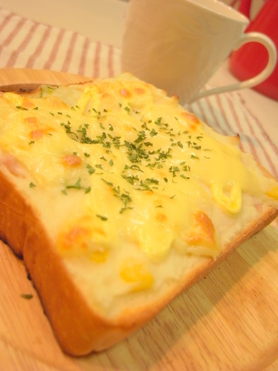 リメイク朝食♡ポテサラトーストの写真