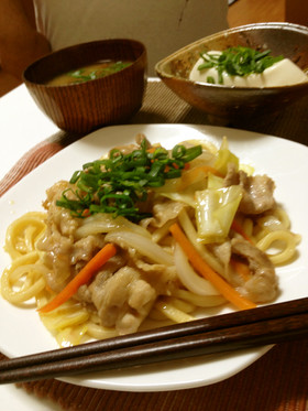 ささっと簡単♪焼きうどん〜醤油味