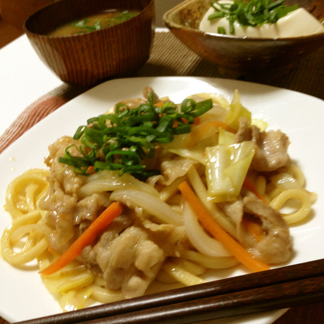 ささっと簡単 焼きうどん 醤油味 レシピ 作り方 By ちぃトン クックパッド