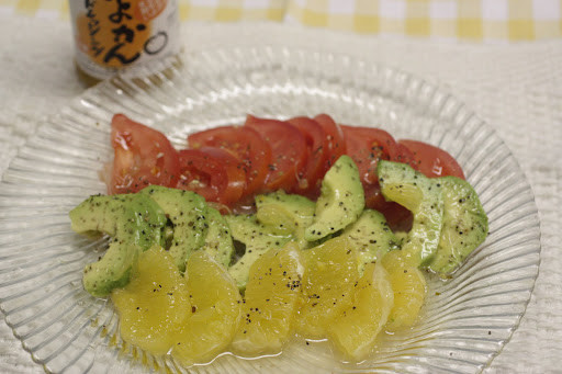 河内晩柑・アボカド・トマトのサラダの画像