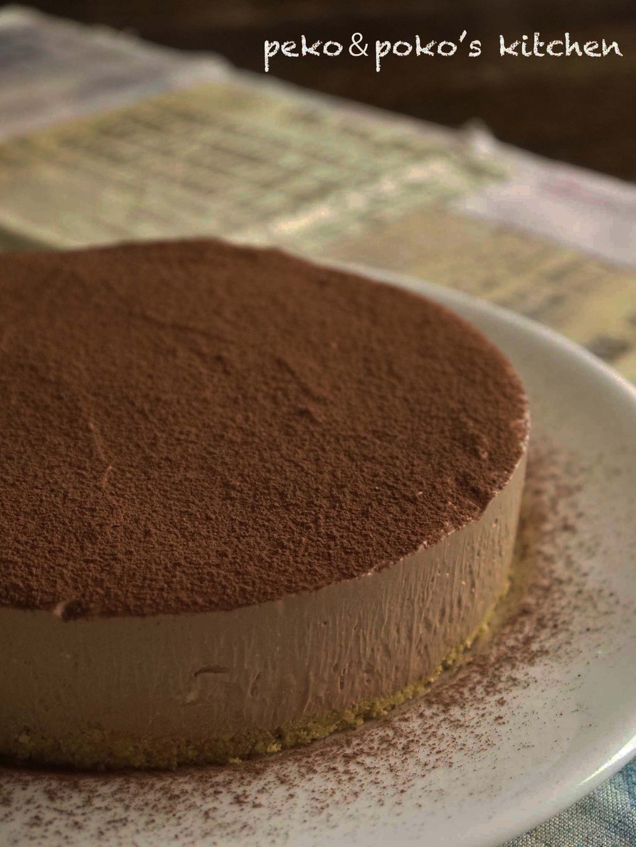チョコレートのレアチーズケーキの画像