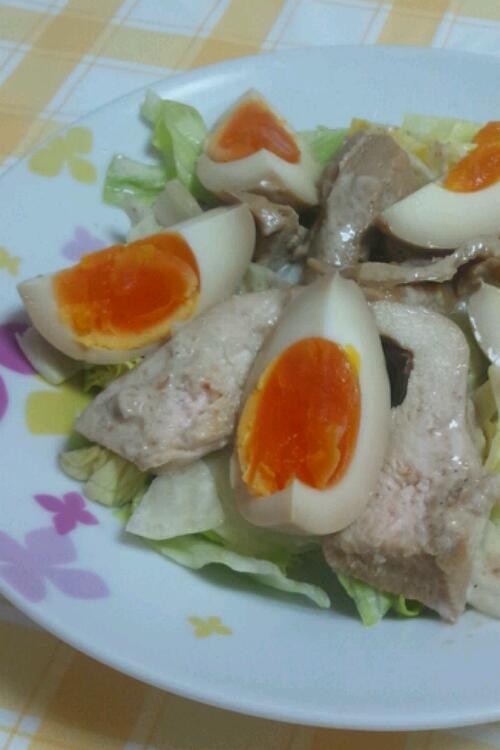 簡単アレンジ☆鶏チャーシューと煮卵サラダの画像