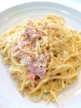 一人ランチパスタ♪簡単カルボナーラ