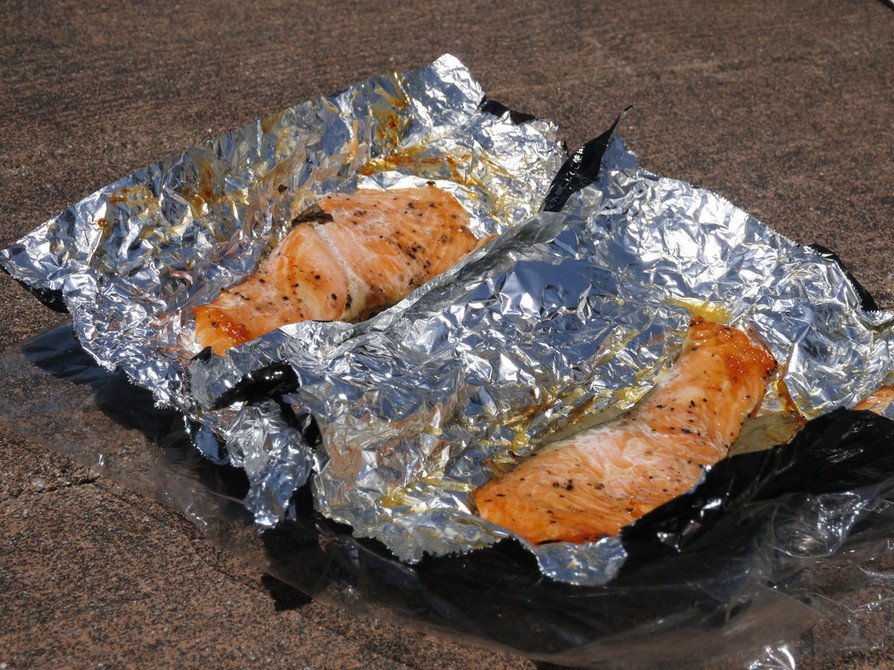 鮭の香草ソーラーホイル焼きの画像