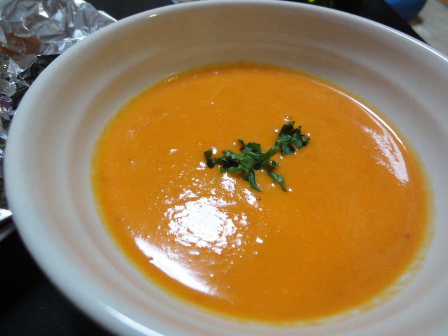 赤パプリカと新玉ねぎのスープの画像