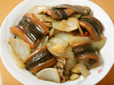 台湾料理～炒鱔魚（タウナギの炒めもの）の写真