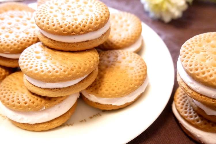 母の味 アイスビスケットサンド レシピ 作り方 By かずえ亭２号 クックパッド 簡単おいしいみんなのレシピが359万品