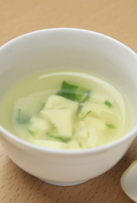 【離乳食 中期】青菜と豆腐のすまし汁