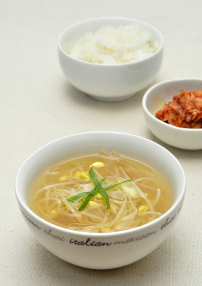 韓国料理豆もやしのスープ：コンナムルグクの写真