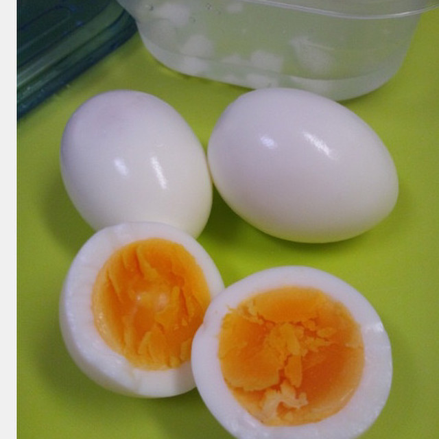 レンジでゆで卵 耐熱容器で殻むきも簡単 レシピ 作り方 By Miho07 クックパッド 簡単おいしいみんなのレシピが358万品