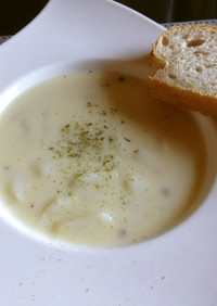 ホワイトアスパラガスのスープ（ドイツ）
